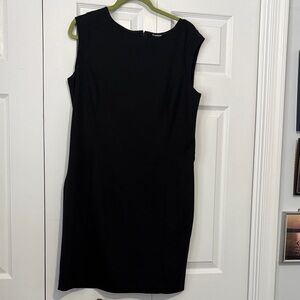 Classic Black Sleeveless Sheath Dress